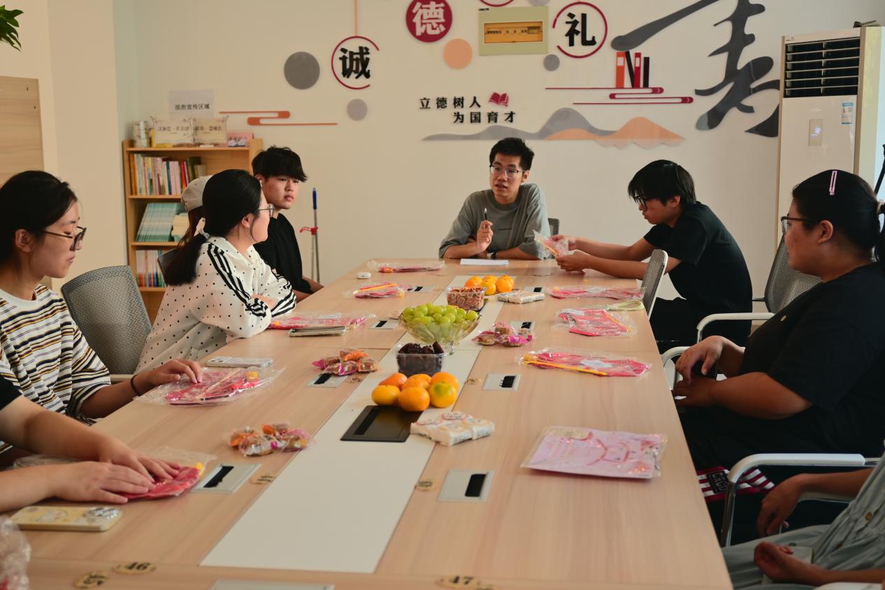 围坐话新·提灯赏月——英国365集团举办中秋座谈交流会